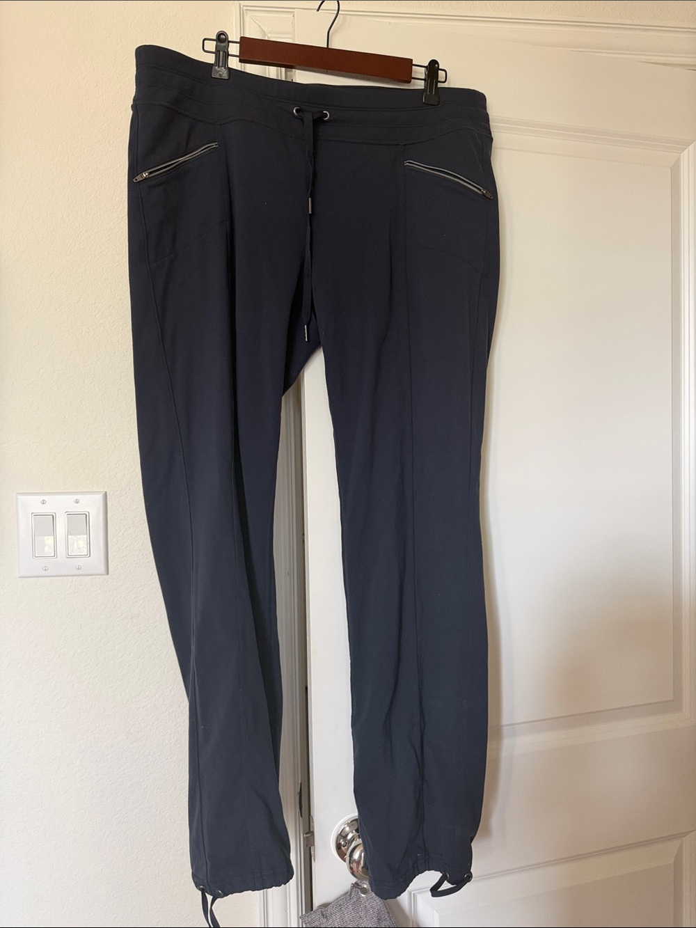 Athleta Men’s Black XL Athletic Joggers